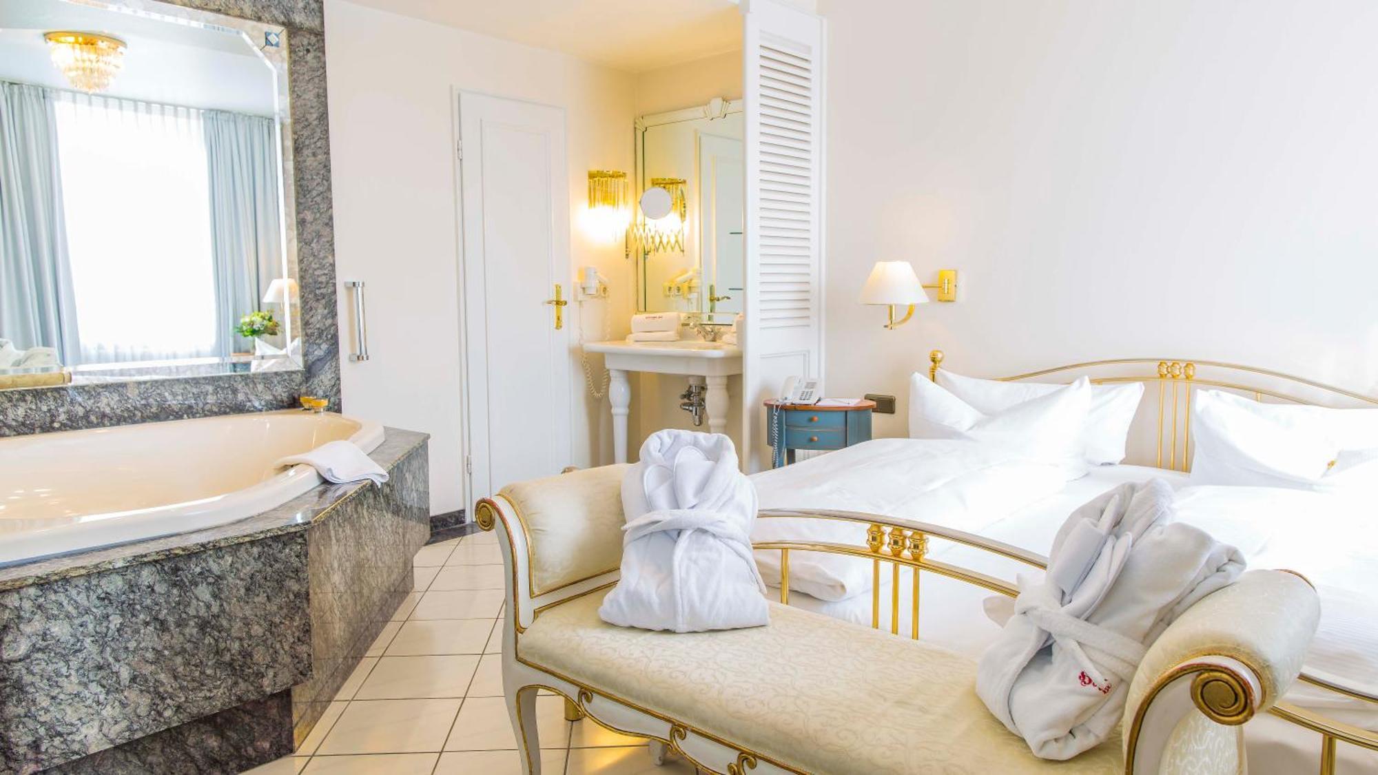 Hotel Holsteiner Hof - Timmendorfer Strand Zewnętrze zdjęcie