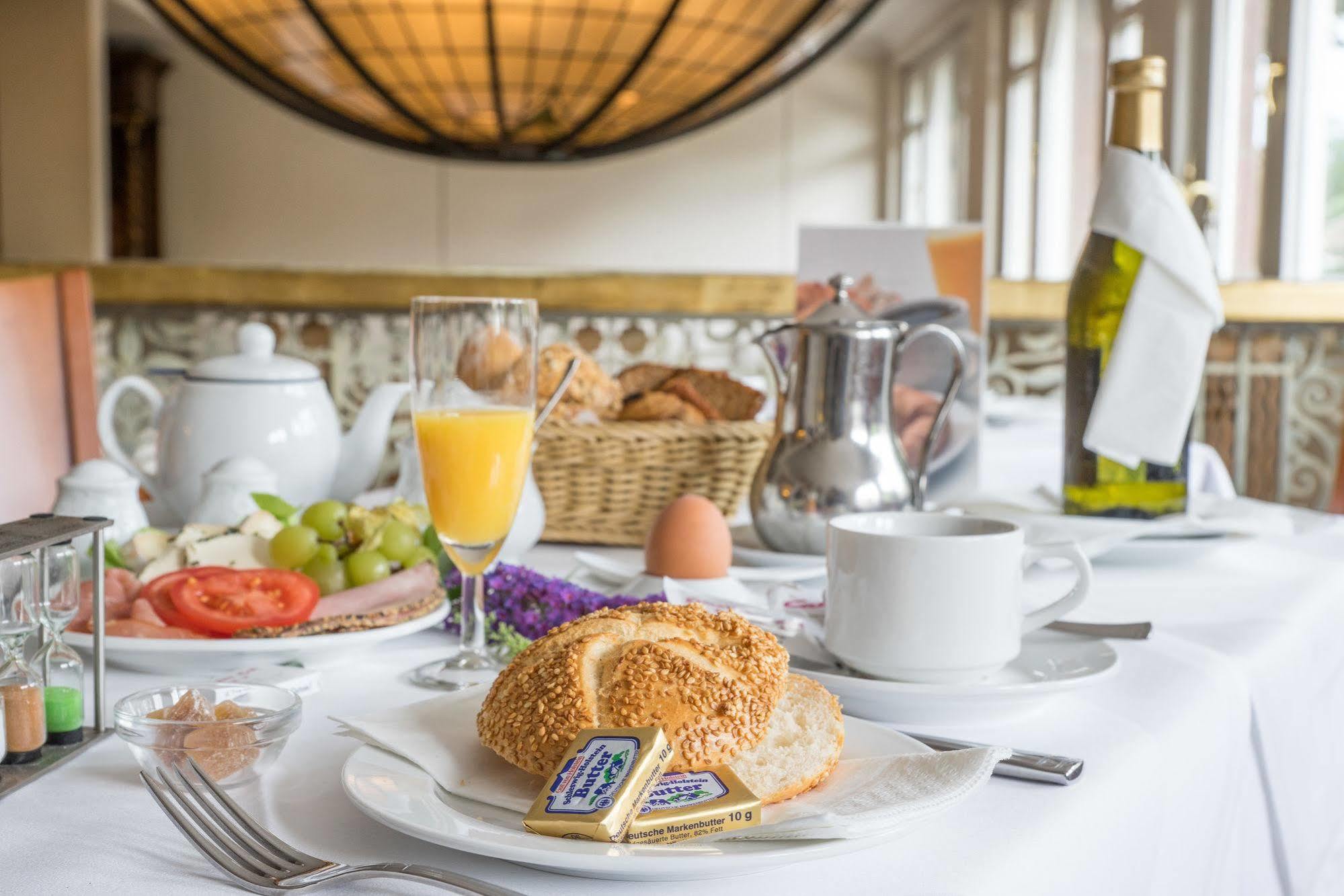 Hotel Holsteiner Hof - Timmendorfer Strand Zewnętrze zdjęcie