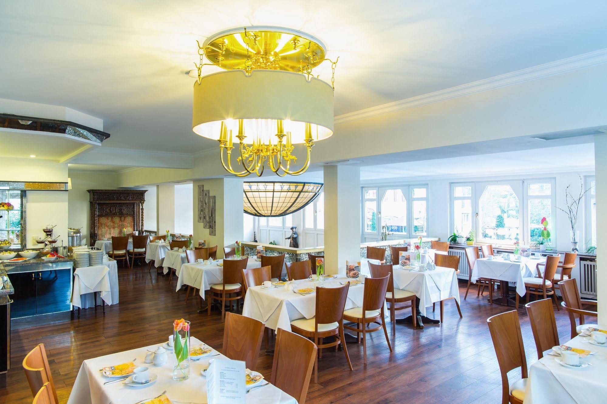 Hotel Holsteiner Hof - Timmendorfer Strand Zewnętrze zdjęcie